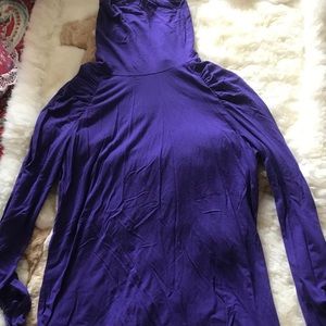 Long sleeve turtleneck, thin material. NY and Co.